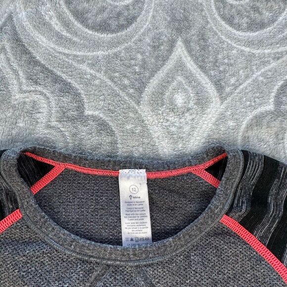 Girls Ivivva Long Sleeve - Picture 3 of 3